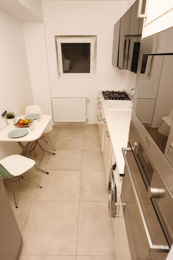 2 Bedroom Apartment With Amazing View In City Center Bukurešť Exteriér fotografie
